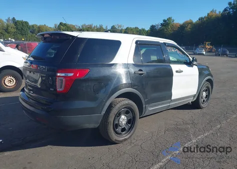 2015 Ford Police Interceptor z USA, uszkodzony, nr VIN 1FM5K8AR4FGC41843